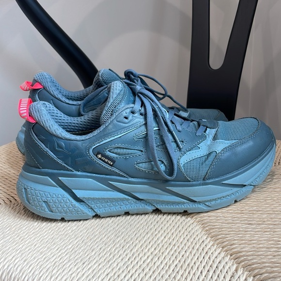 Women’s Blue Hokas Size 8 - Picture 4 of 12